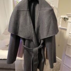 *SOLD* Elie Tahari Women’s Hooded Wool Coat